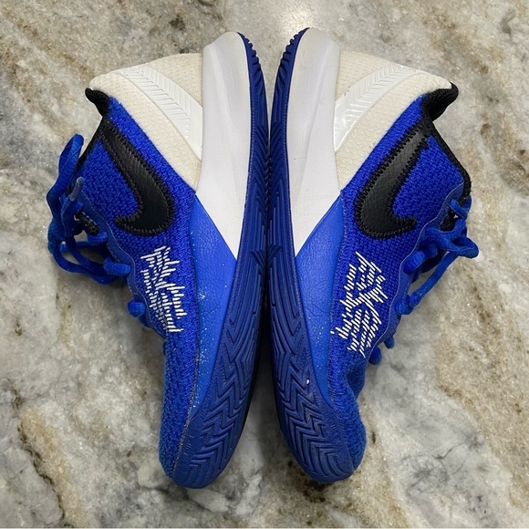 Nike Kyrie Flytrap Basketball Sneakers AQ3413-400 Athletic Shoes 12C Blue - Picture 6 of 12